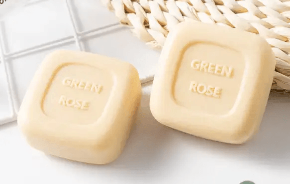 Milk soap for baby's skin with a gentle, moisturizing formula, ideal for softening your baby's delicate skin.