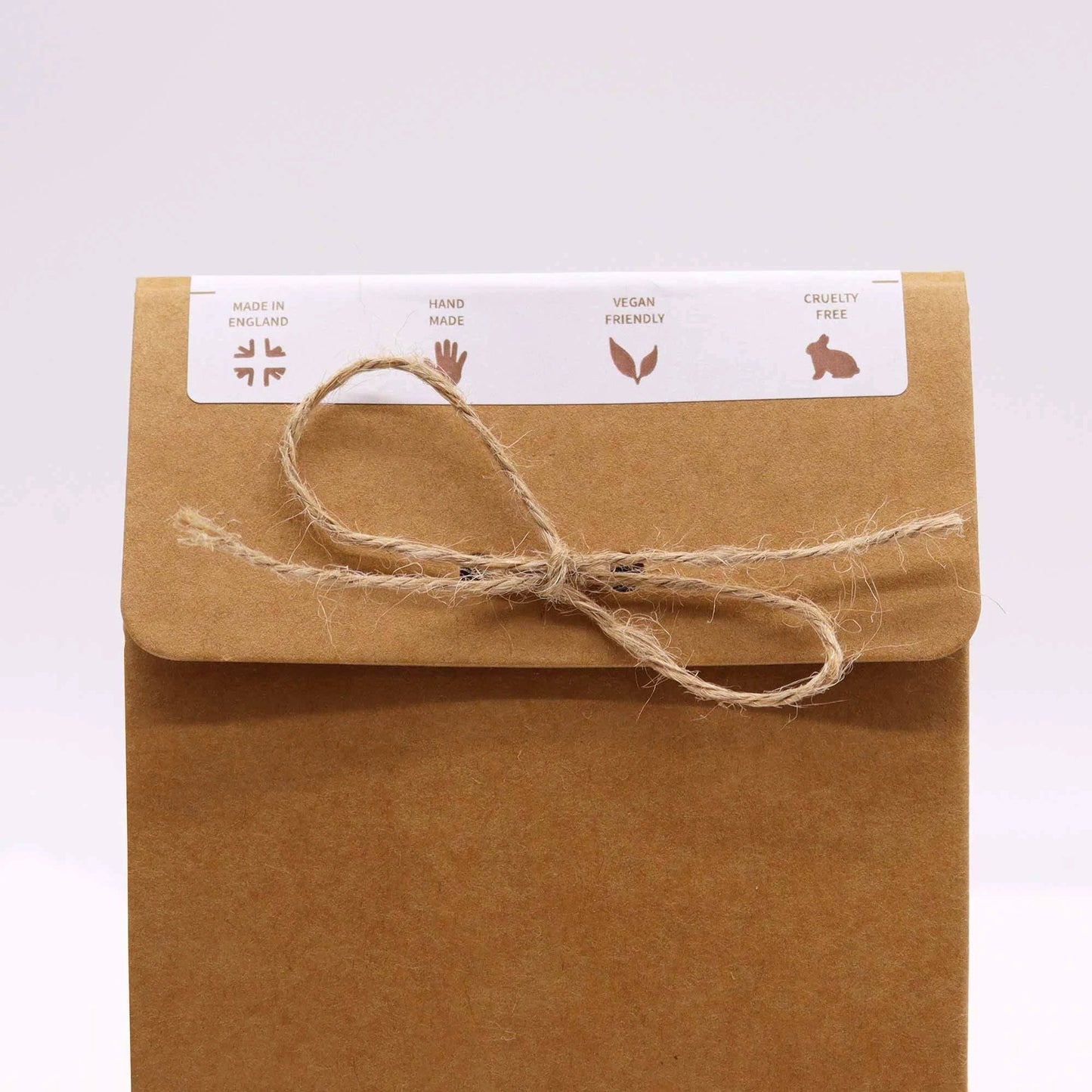 Chill Pills Bath Bomb Gift Pack 350g Cosy Winter Nights With Cinnamon And Clove Scent by AW Dropship UK