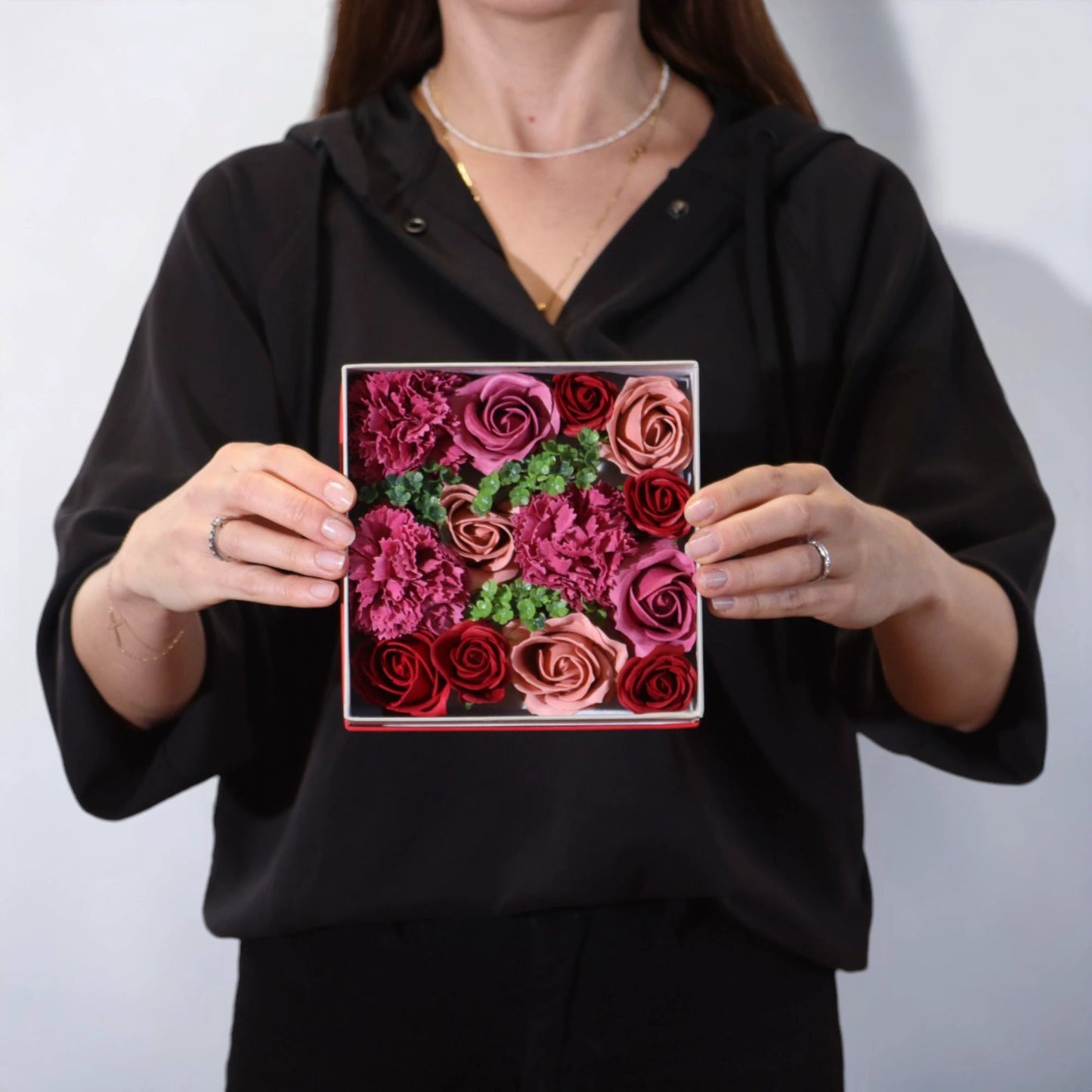 Square Box - Vintage Roses by AW Dropship UK