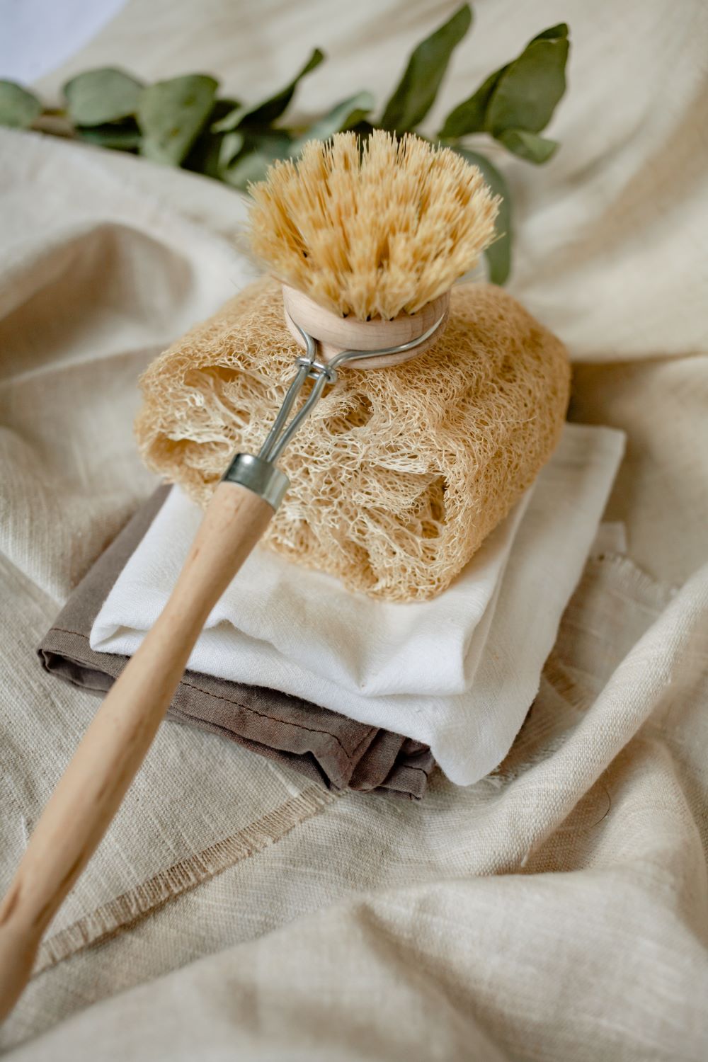 Bath sponges and loofahs