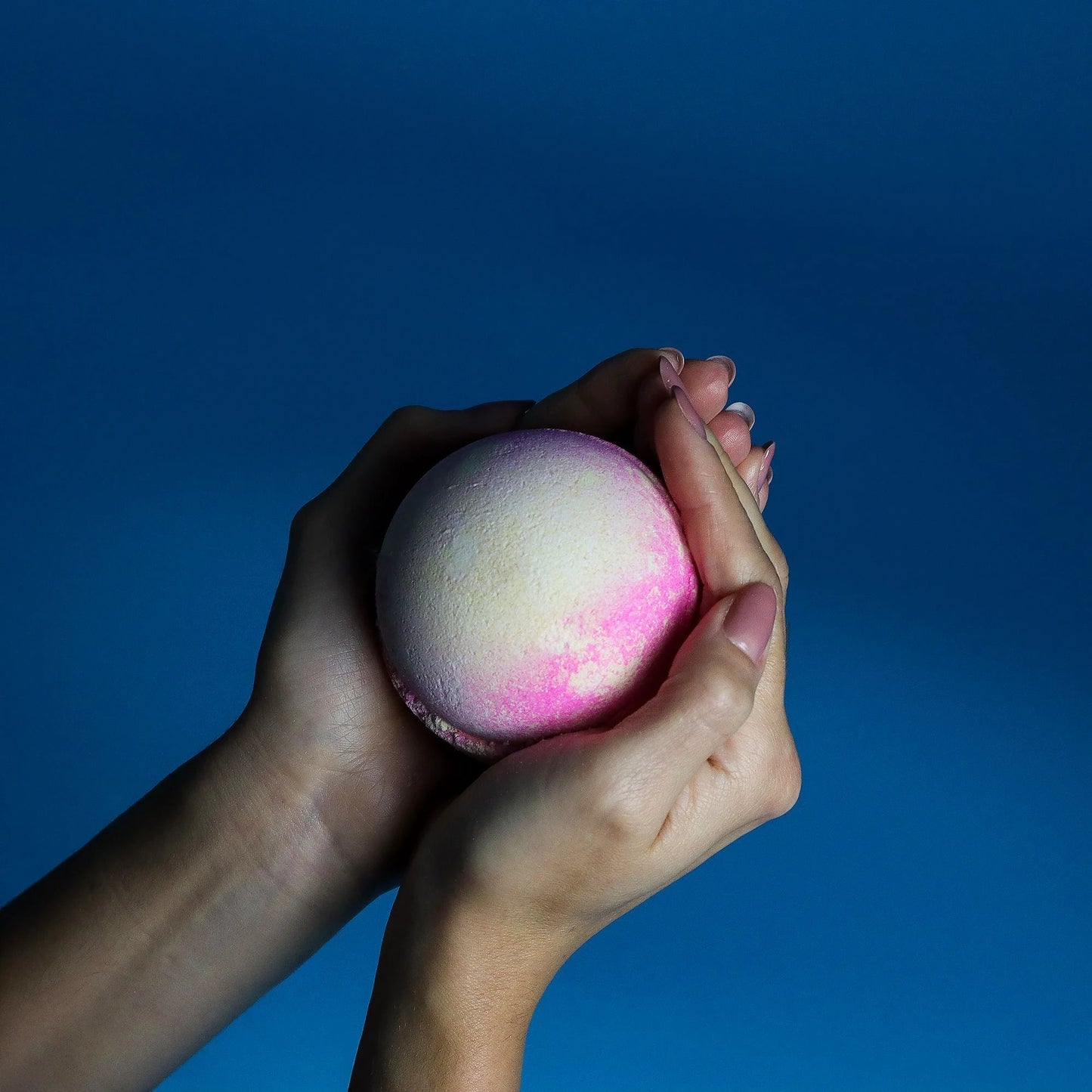 Set of 3 Pink Lemonade Bath Bombs 180g Each With Refreshing Citrus Scent and Soft Pink Colour Variation by AW Dropship UK