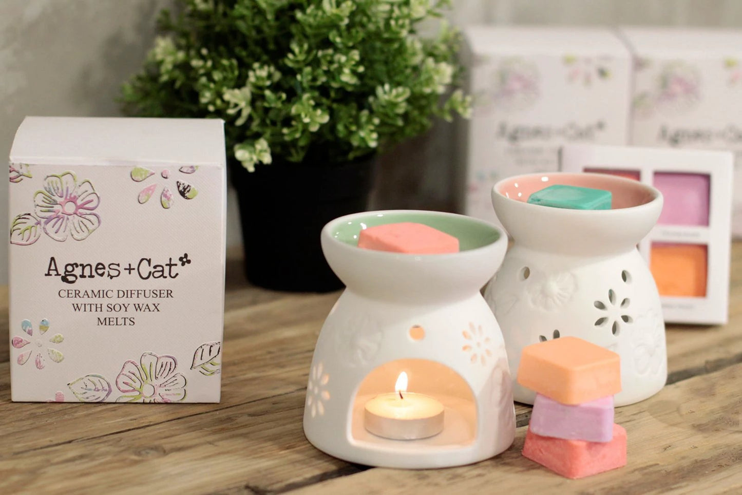 Wax Melter with Four Soy Wax Melts by AW Dropship UK