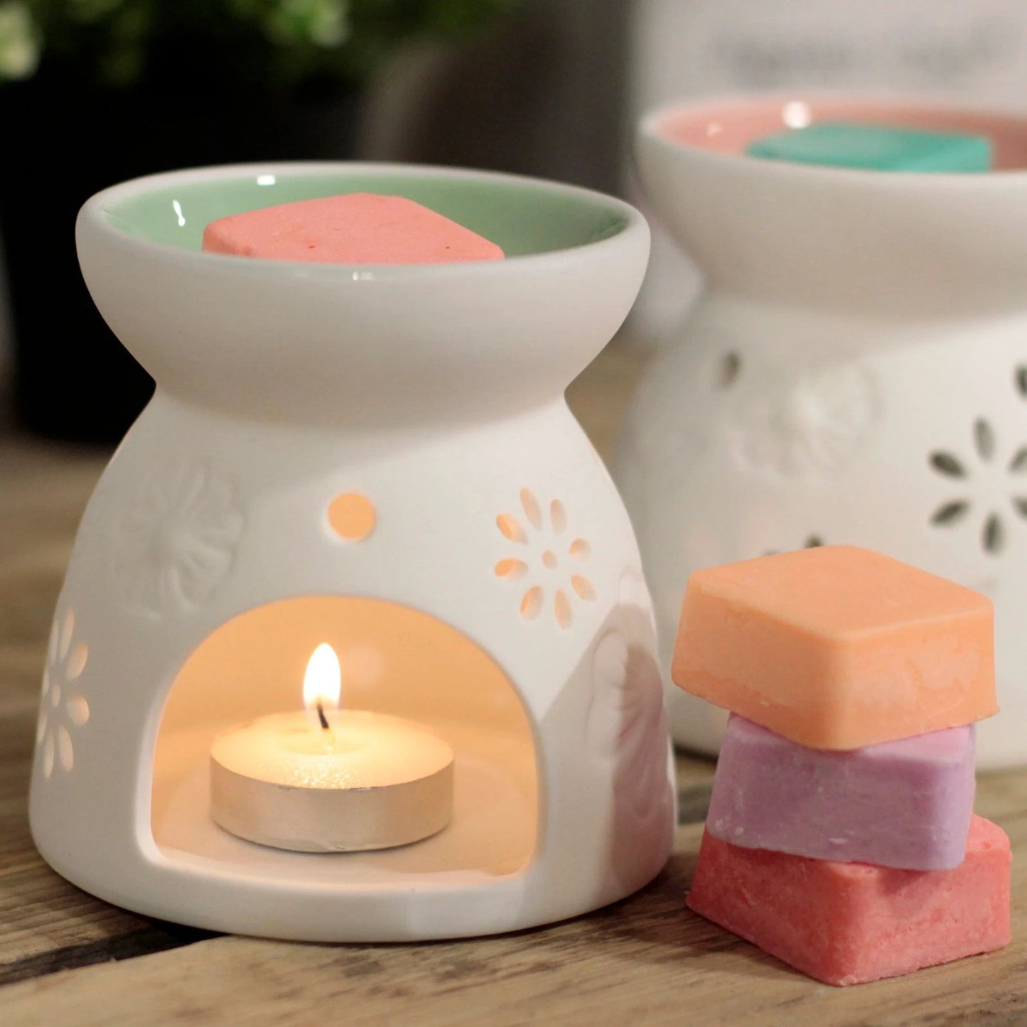 Wax Melter with Four Soy Wax Melts by AW Dropship UK