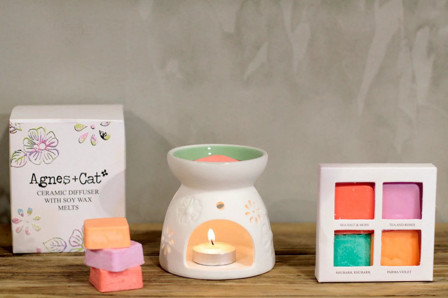 Wax Melter with Four Soy Wax Melts by AW Dropship UK