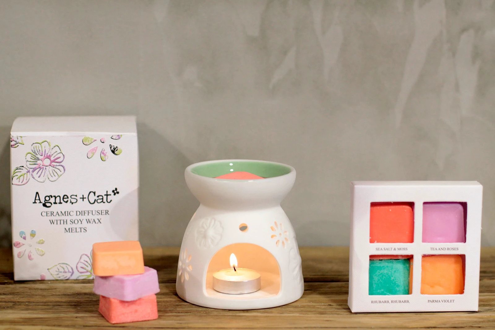 Wax Melter with Four Soy Wax Melts by AW Dropship UK