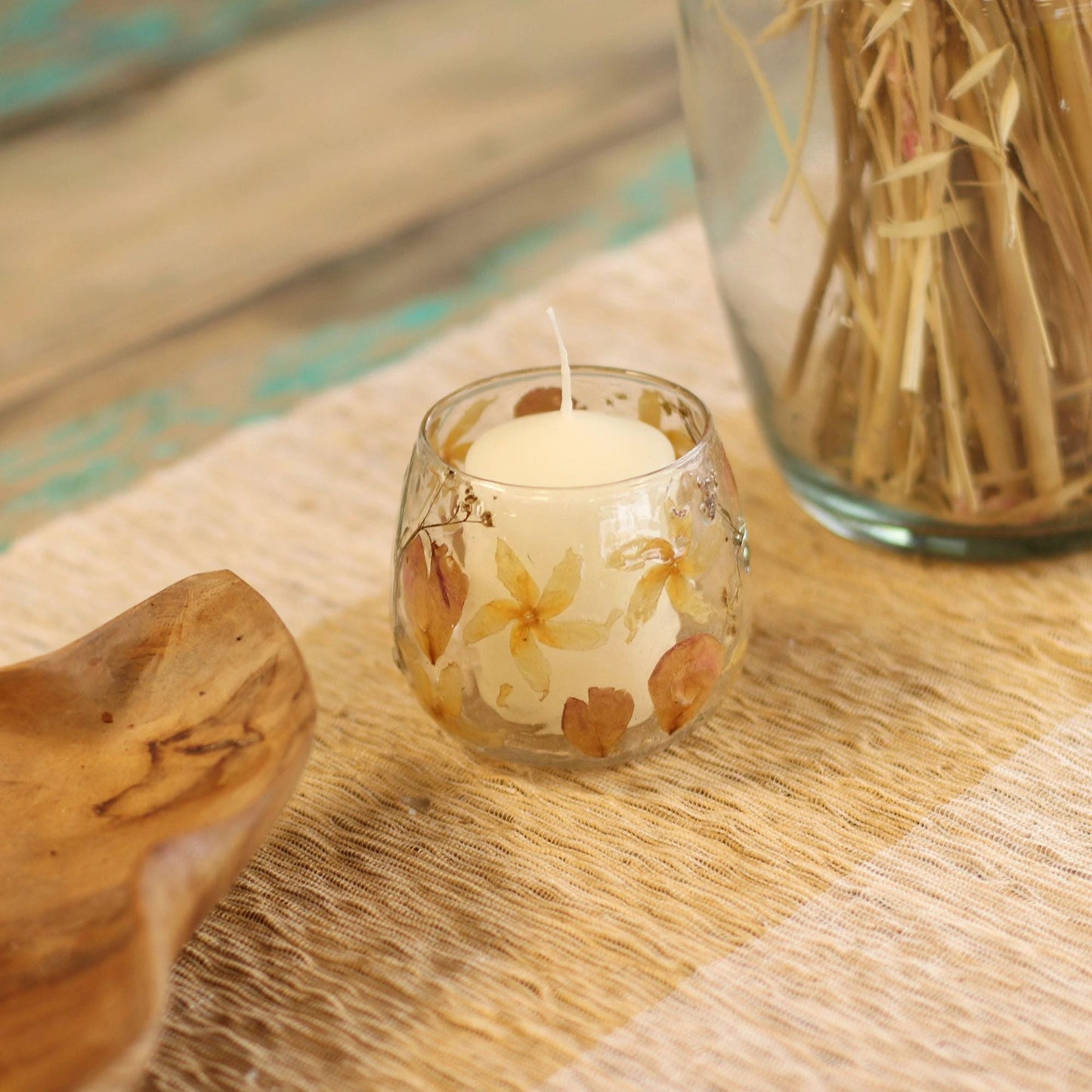 Natural Floral Glass - Straight Candle Holder - Rosa - (8x8cm) by AW Dropship UK