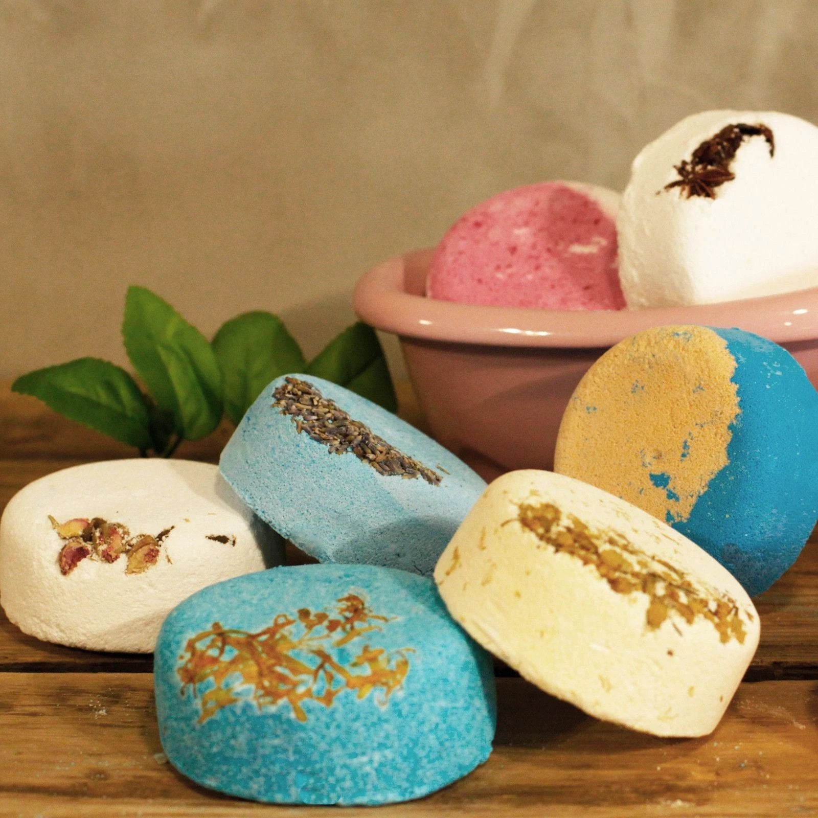 200g Floral Fizz Bath Bomb With Ylang Ylang And Rose Petals For Luxurious Relaxation by AW Dropship UK