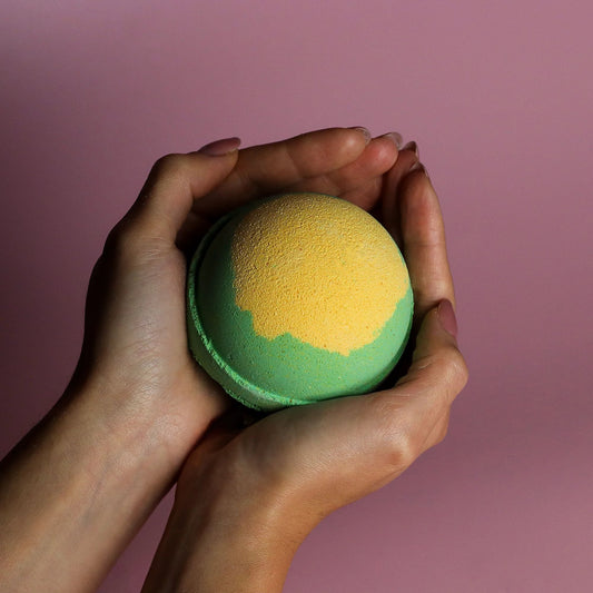 Set Of Three Apple Pie And Custard Bath Bombs Each 180g Made In The UK With Creamy Warm Fragrance by AW Dropship UK