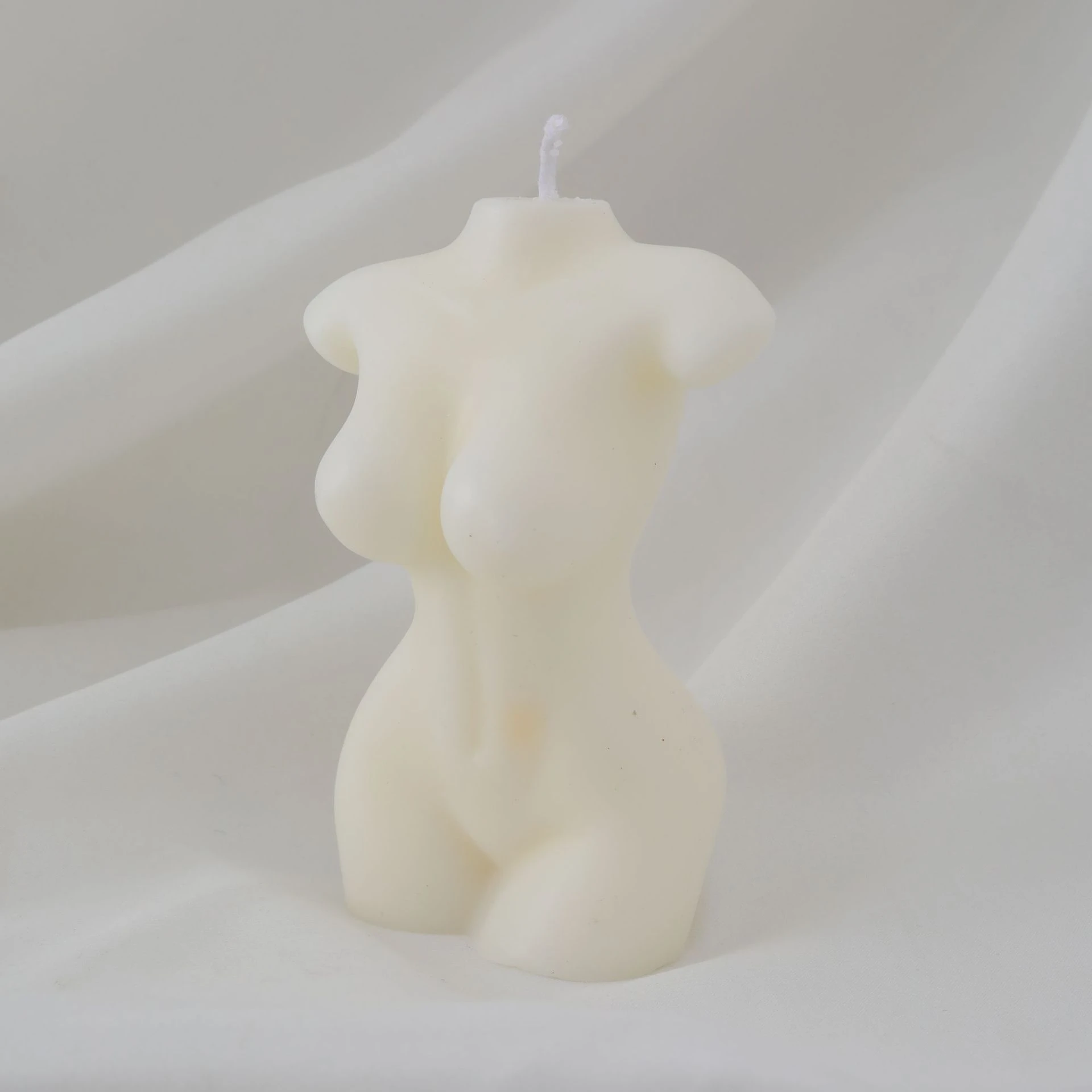 Handmade Geometric Aromatherapy Candles by Pampering Heaven